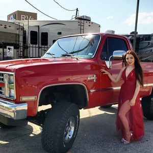 Meet your Posher, Janeth